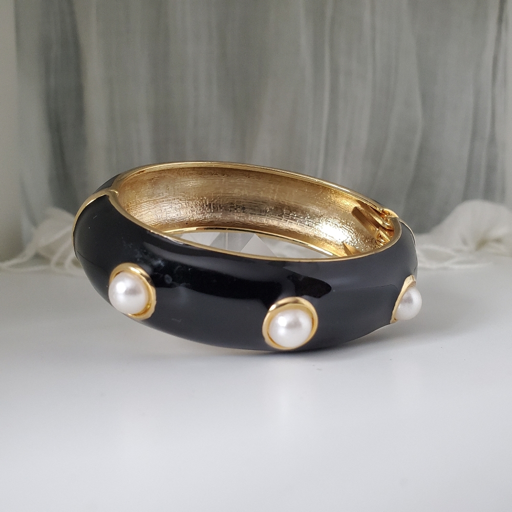 Cookie Lee Black Enamel Bracelet w/Faux Pearls